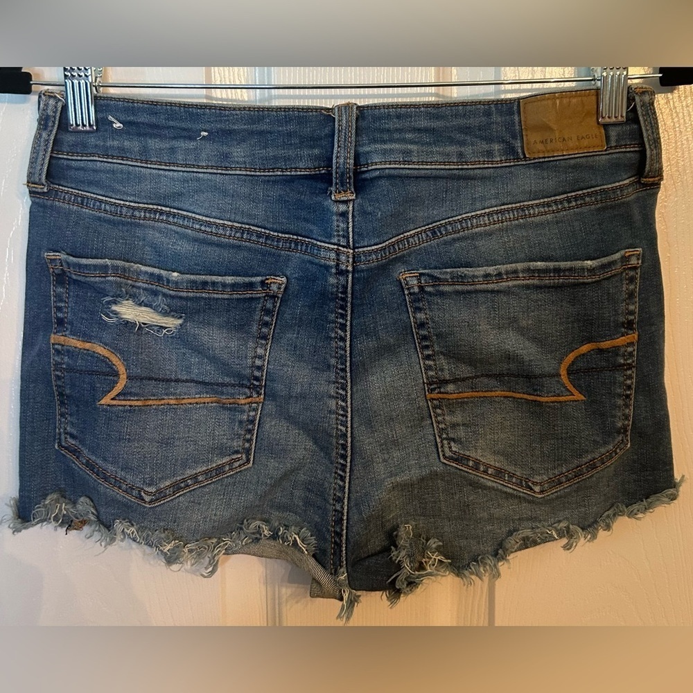 American Eagle Super Stretch Button- Fly Distressed Shorts- Size 8 - Picture 4 of 4
